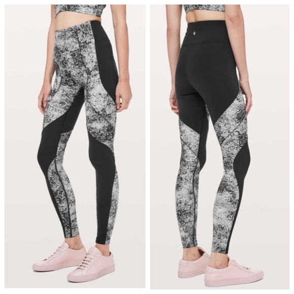 lululemon athletica Pants - Lululemon Athletica Sweat & Repeat Tight 28 “ Serigraph starlight Sz. 6